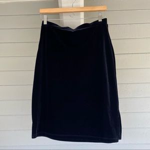 Hot Kiss Black Velvet Pencil Skirt